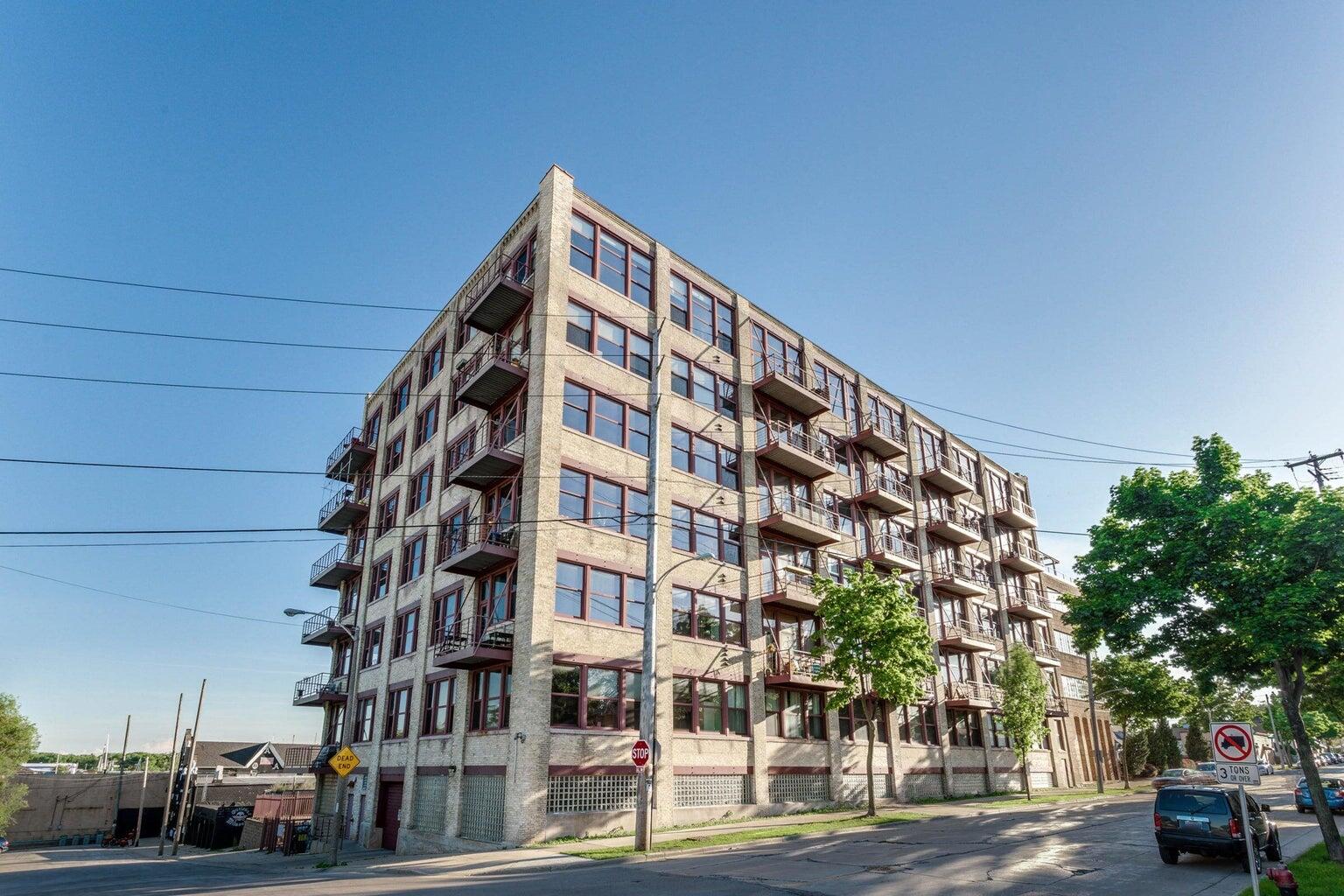 215 West Maple Street, Unit 106 Milwaukee, WI 53204 - Photo 1 of 25 PHL