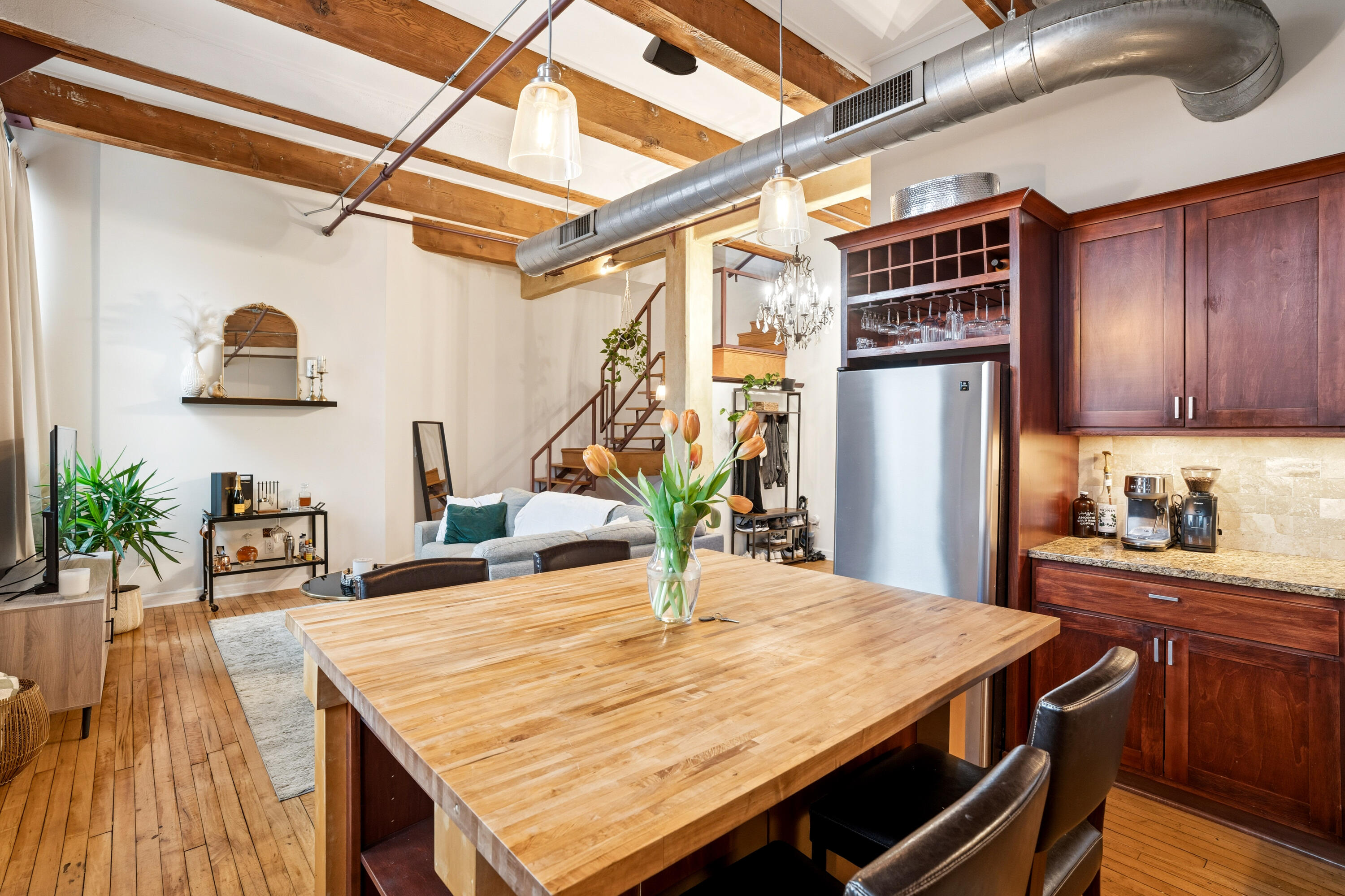 215 West Maple Street, Unit 106 Milwaukee, WI 53204 - Photo 12 of 25 DSC06753