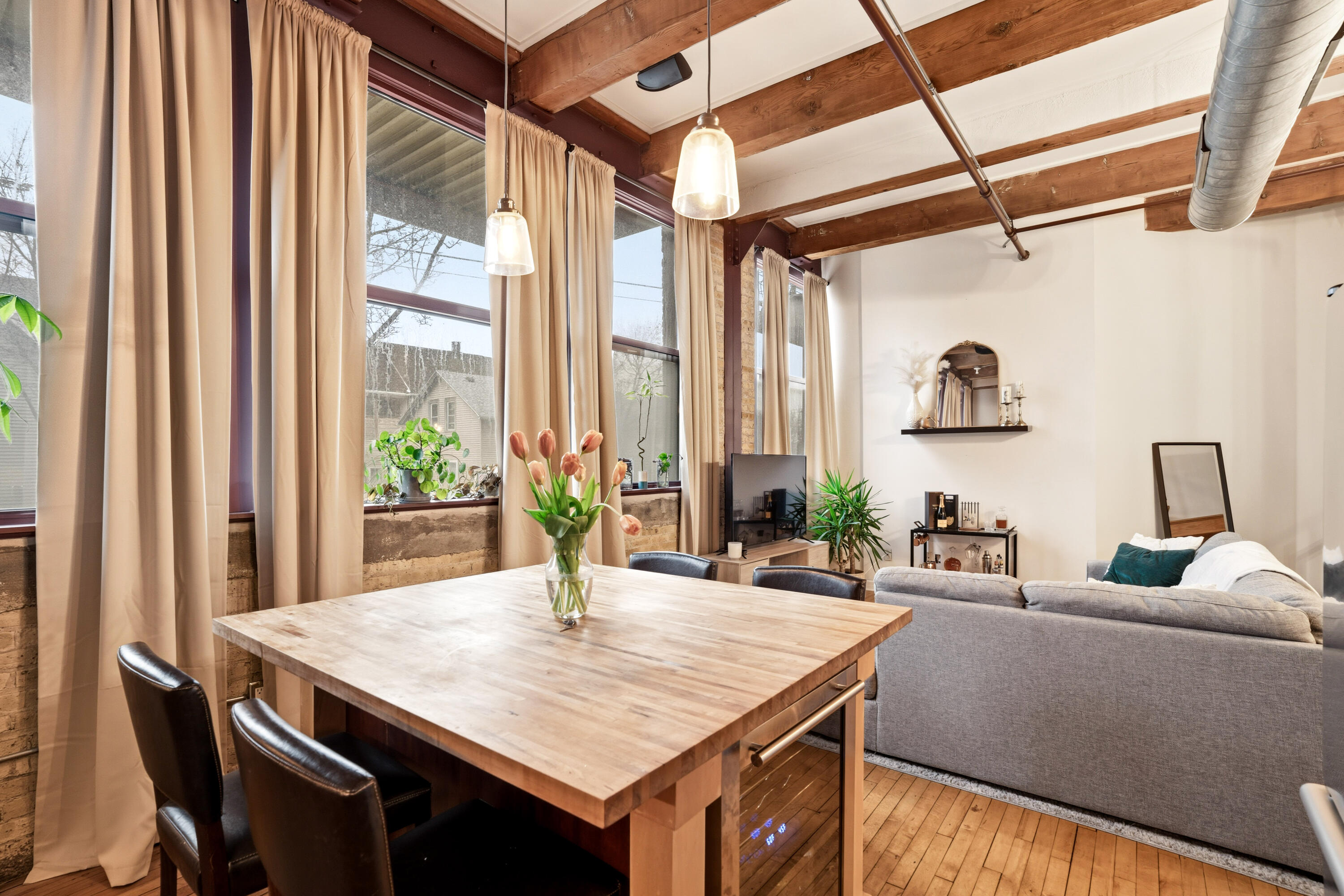 215 West Maple Street, Unit 106 Milwaukee, WI 53204 - Photo 13 of 25 DSC06758