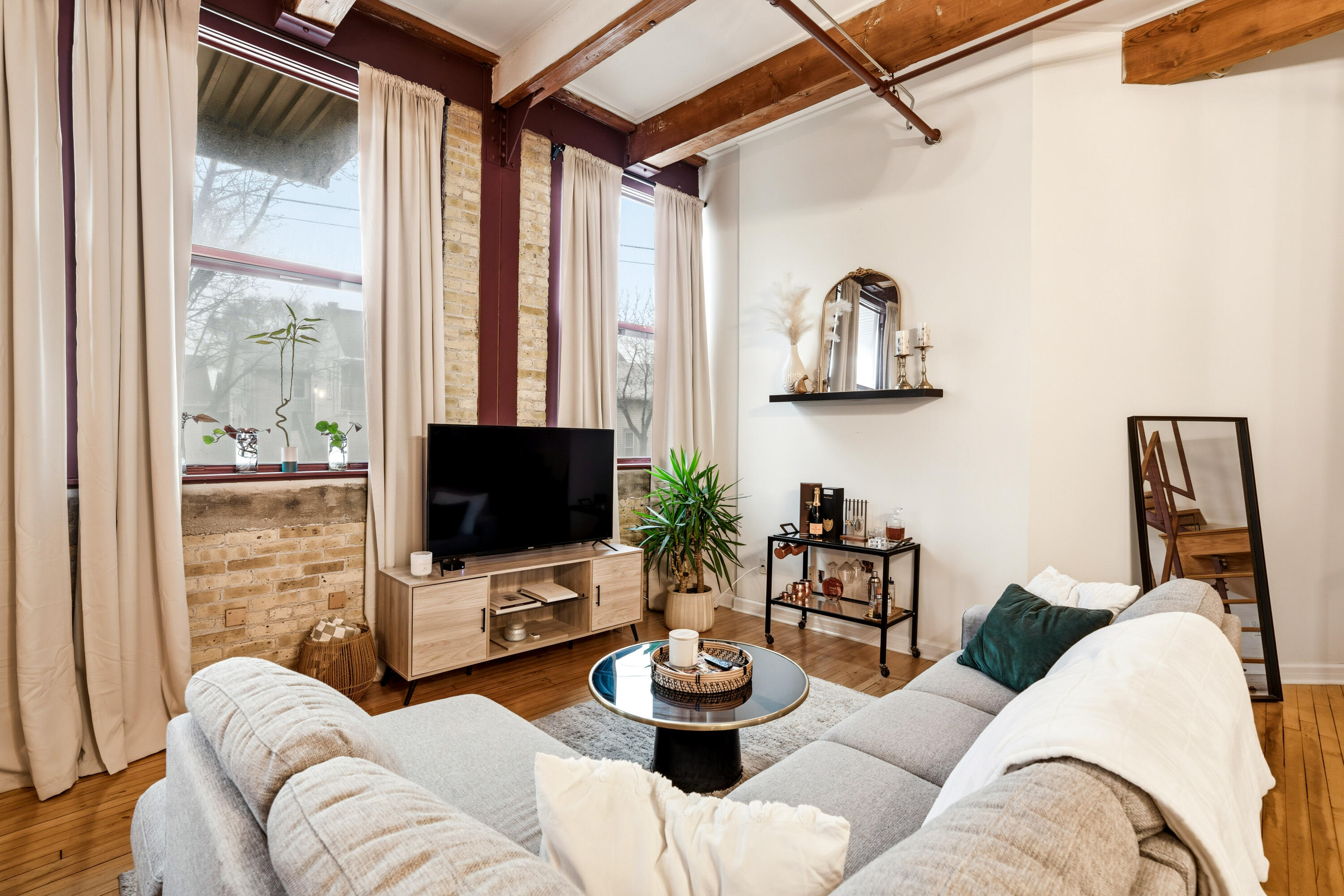 215 West Maple Street, Unit 106 Milwaukee, WI 53204 - Photo 14 of 25 DSC06733