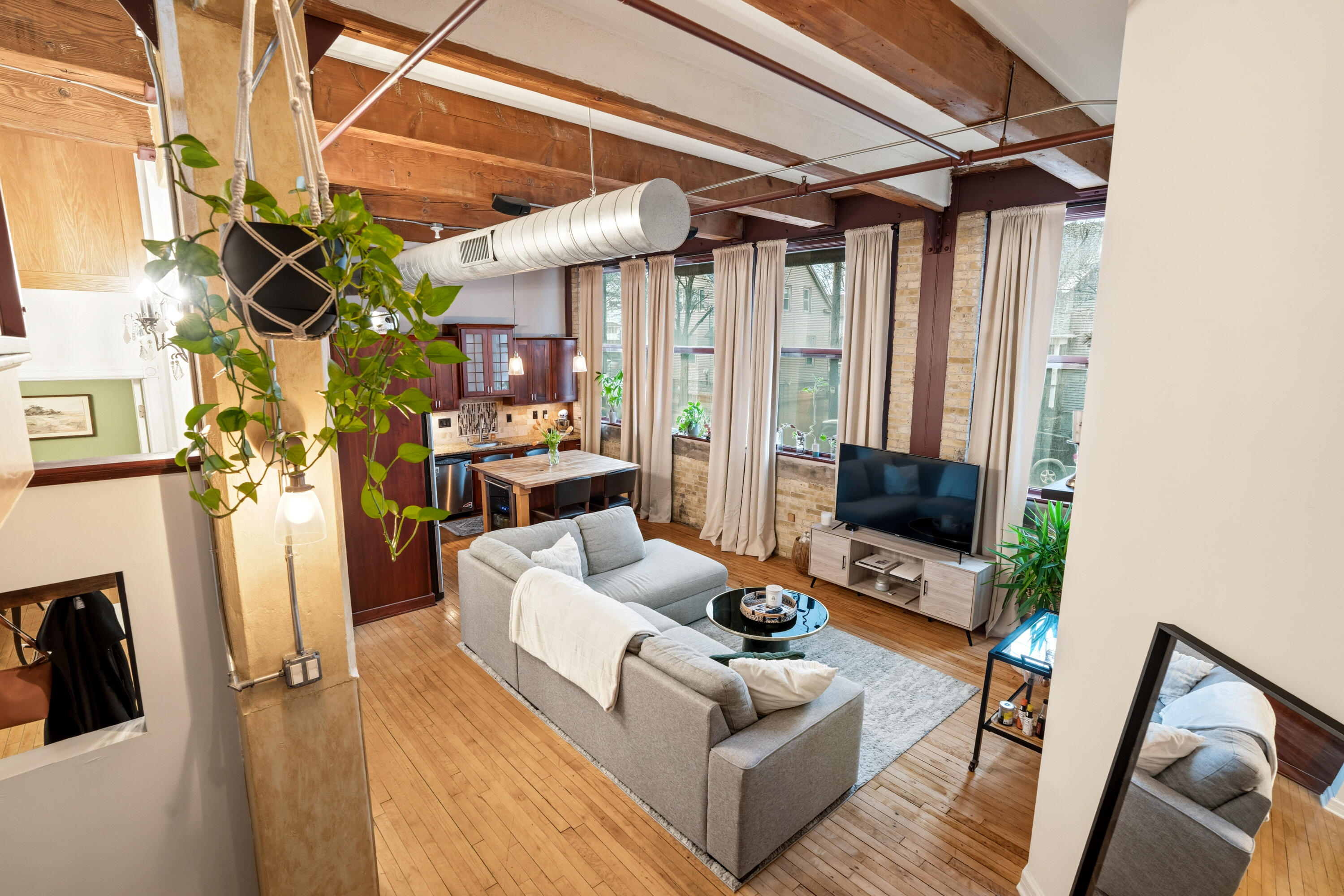 215 West Maple Street, Unit 106 Milwaukee, WI 53204 - Photo 17 of 25 DSC06768