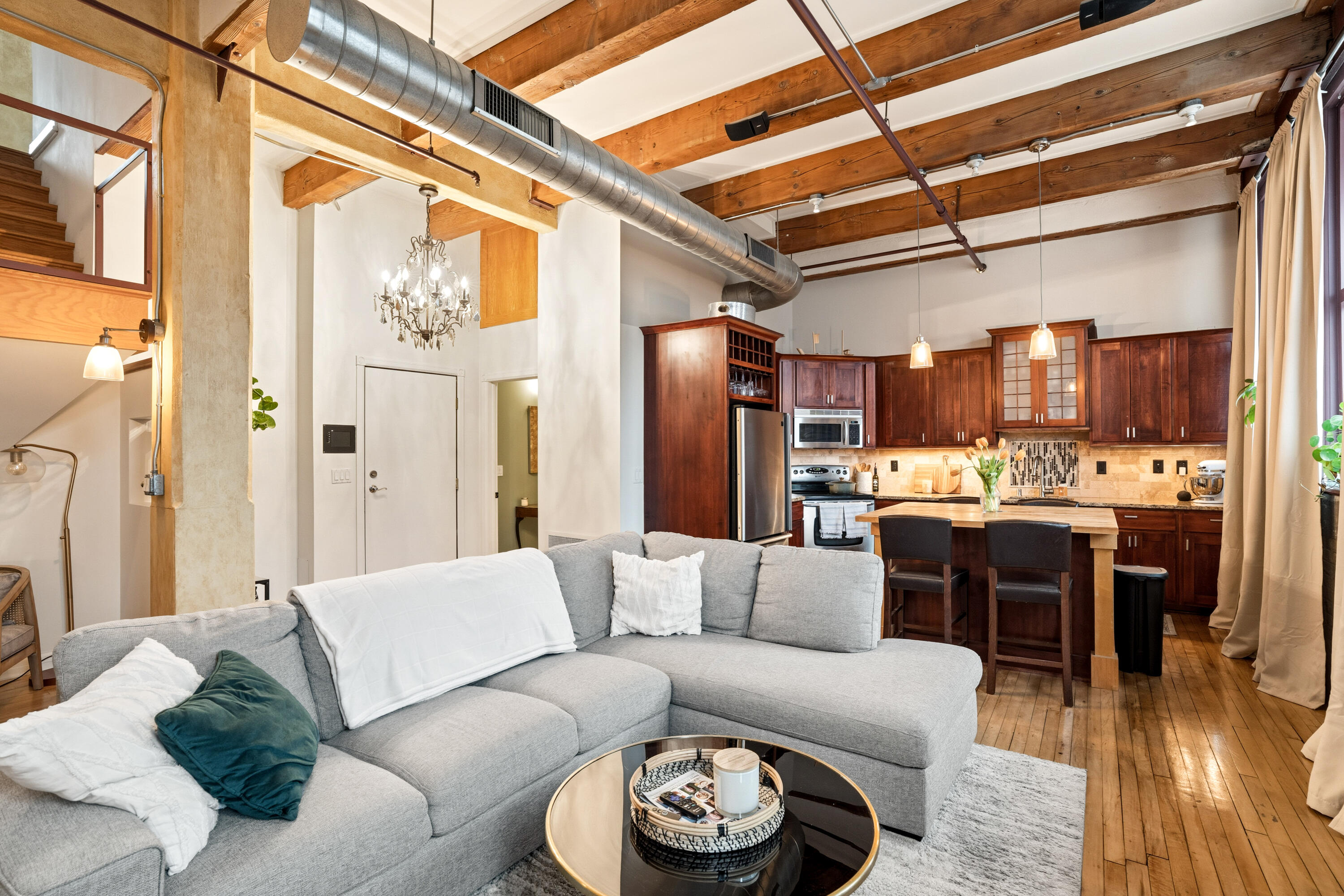 215 West Maple Street, Unit 106 Milwaukee, WI 53204 - Photo 6 of 25 DSC06723