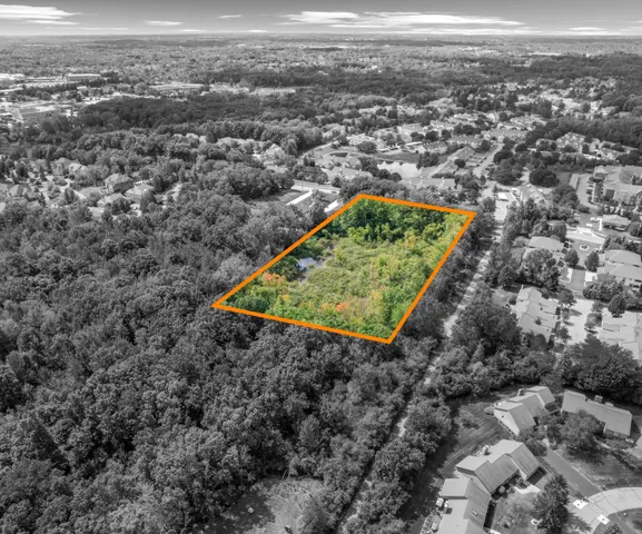 $380,000 | 5835 Drake Road, West Bloomfield, MI 48322