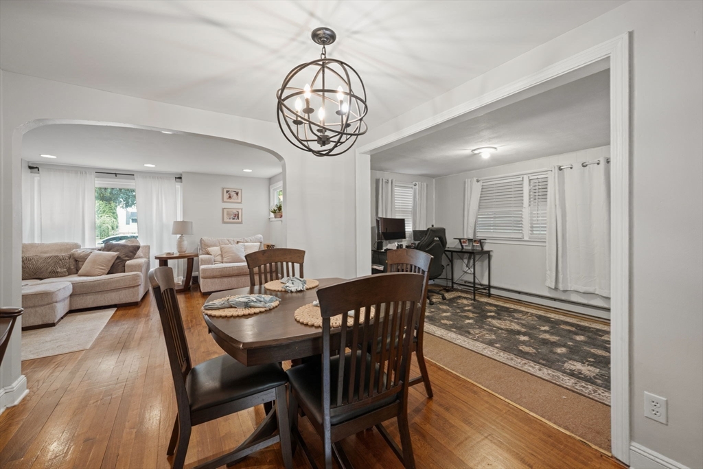 212 Emerson Street Springfield, MA 01118 - Photo 9 of 38 Gallery Image 9