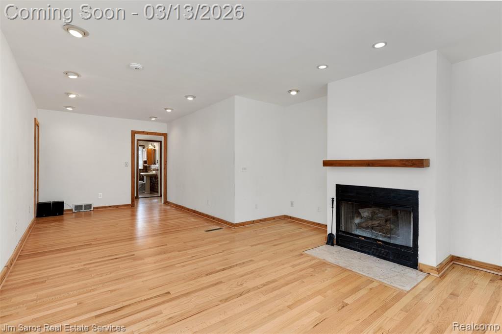 2204 Roslyn Road Grosse Pointe Woods, MI 48236 - Photo 10 of 34