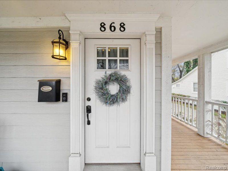 866 Rivard Boulevard Grosse Pointe, MI 48230 - Photo 28 of 53