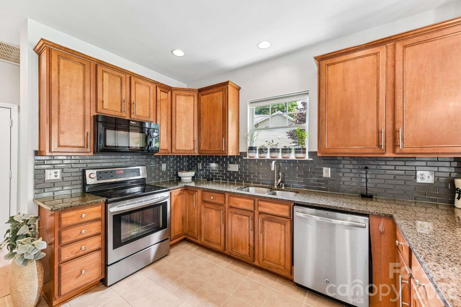 541 Marblewood Court Fort Mill, SC 29708 - Photo 8 of 25 Gallery Image 8