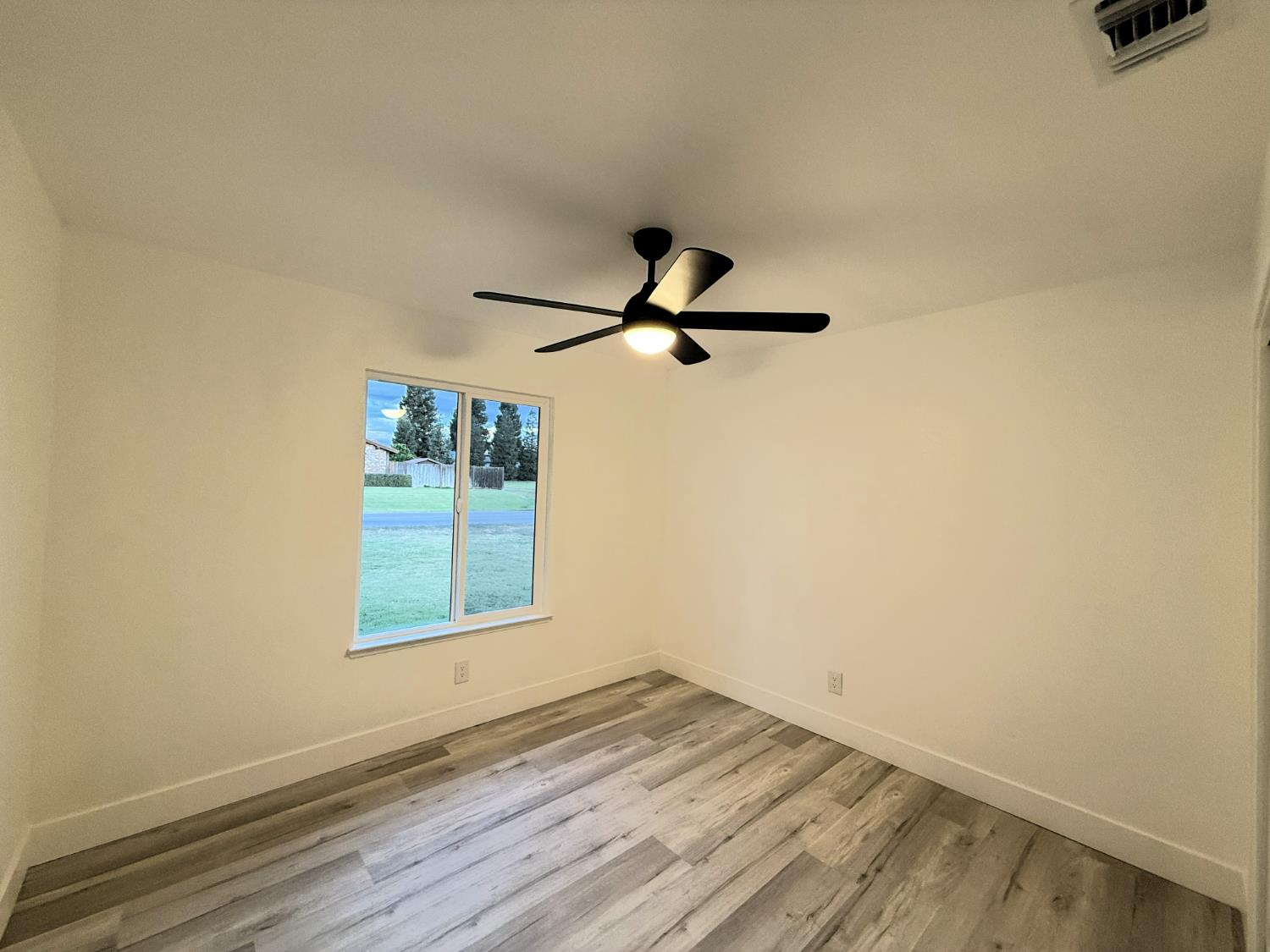 19232 Deane Drive Madera, CA 93638 - Photo 11 of 15