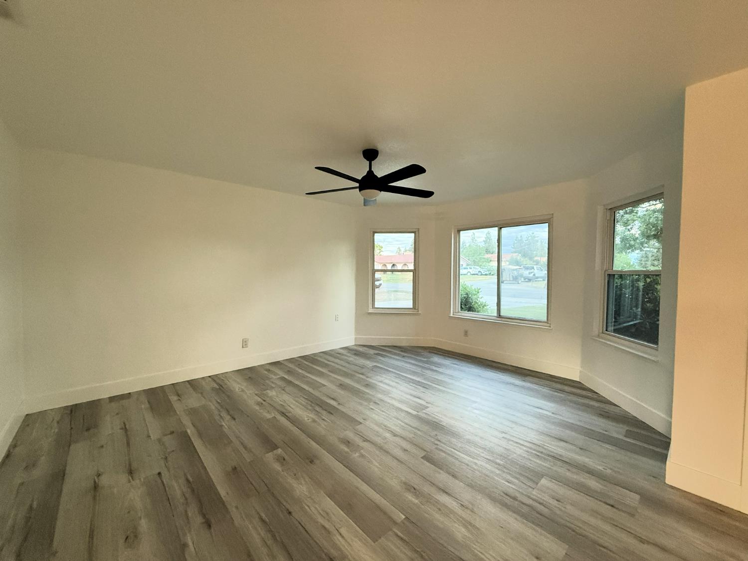 19232 Deane Drive Madera, CA 93638 - Photo 3 of 15