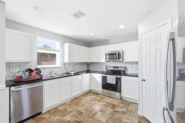 $450,000 | 4648 Pangolin Drive, Fort Worth, TX 76244