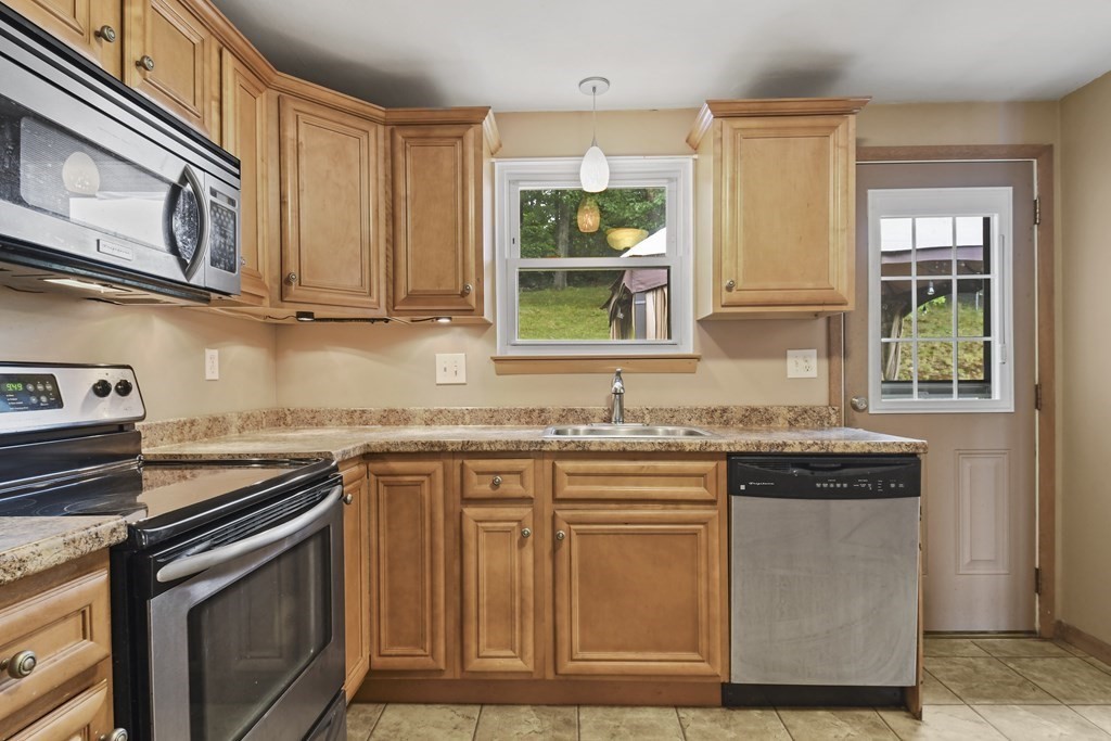 18 Sandini Road Marlborough, MA 01752 - Photo 15 of 35 Gallery Image 15