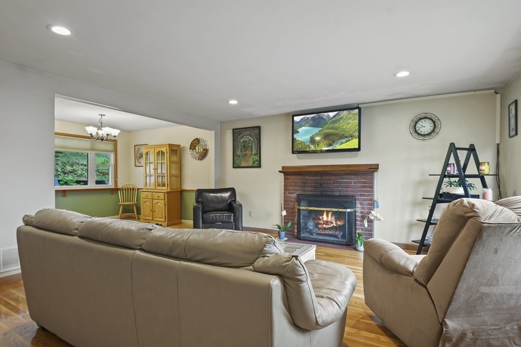 18 Sandini Road Marlborough, MA 01752 - Photo 4 of 35 Gallery Image 4