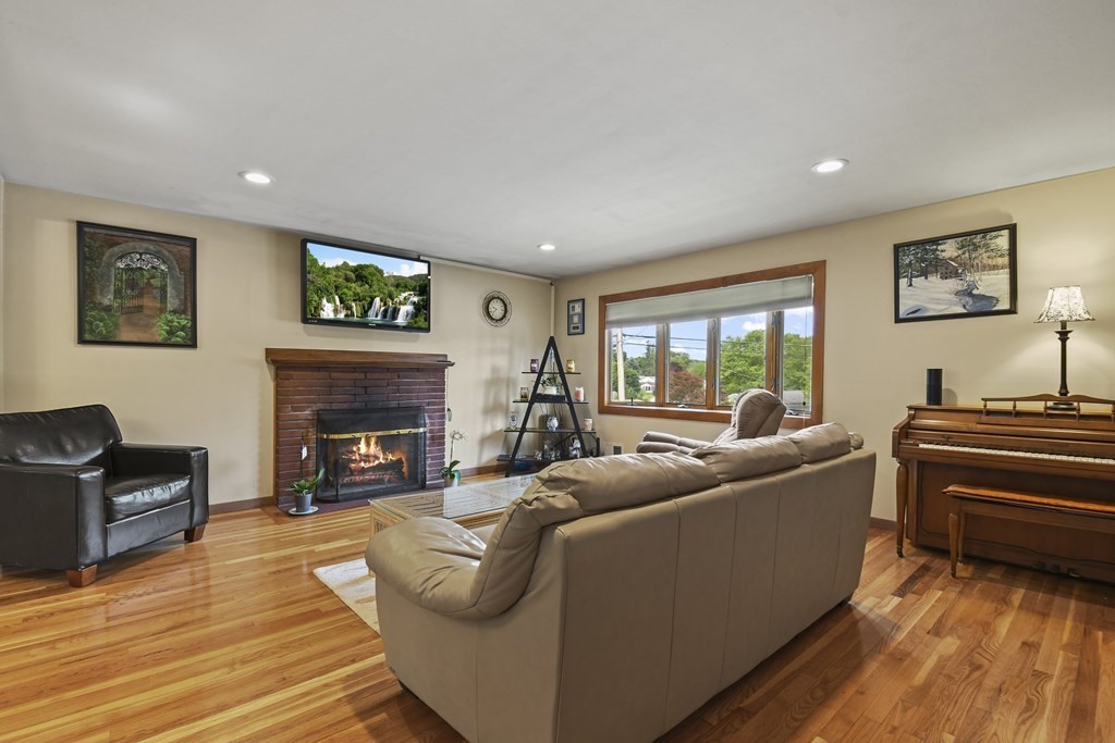 18 Sandini Road Marlborough, MA 01752 - Photo 5 of 35 Gallery Image 5
