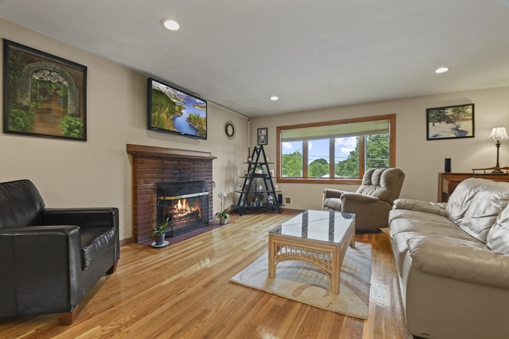 18 Sandini Road Marlborough, MA 01752 - Photo 7 of 35 Gallery Image 7