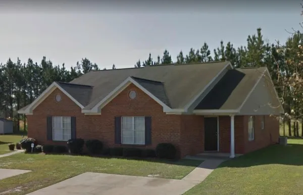 $850 | 201 Autumn Ridge Drive, Dothan, AL 36305