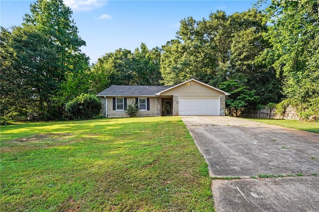 2900 Rosecommons Drive Hampton, GA 30228 - Photo 3 of 24