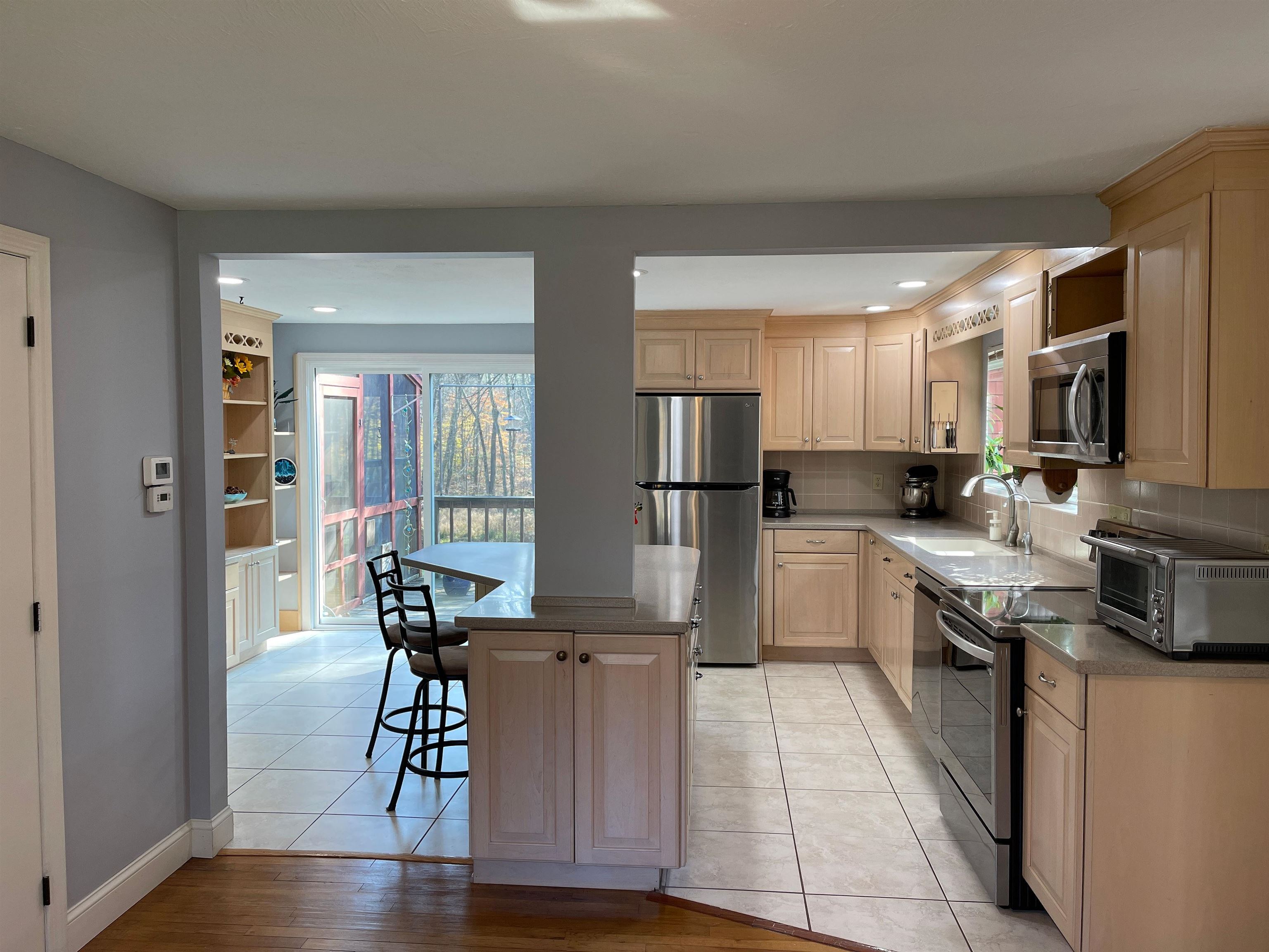 10 Ponemah Hill Road Amherst, NH 03031 - Photo 3 of 39