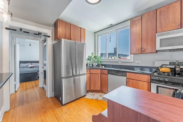 $185,000 | 4704 North Kasson Avenue, Unit 3, Chicago, IL 60630