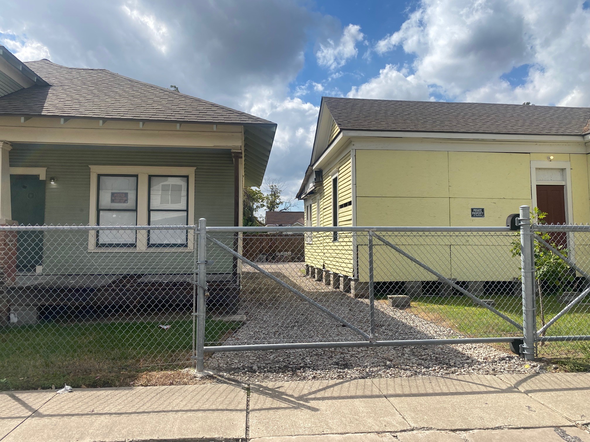 2005 Fulton Street Houston, TX 77009 - Photo 2 of 10 a view of a house with a small yard