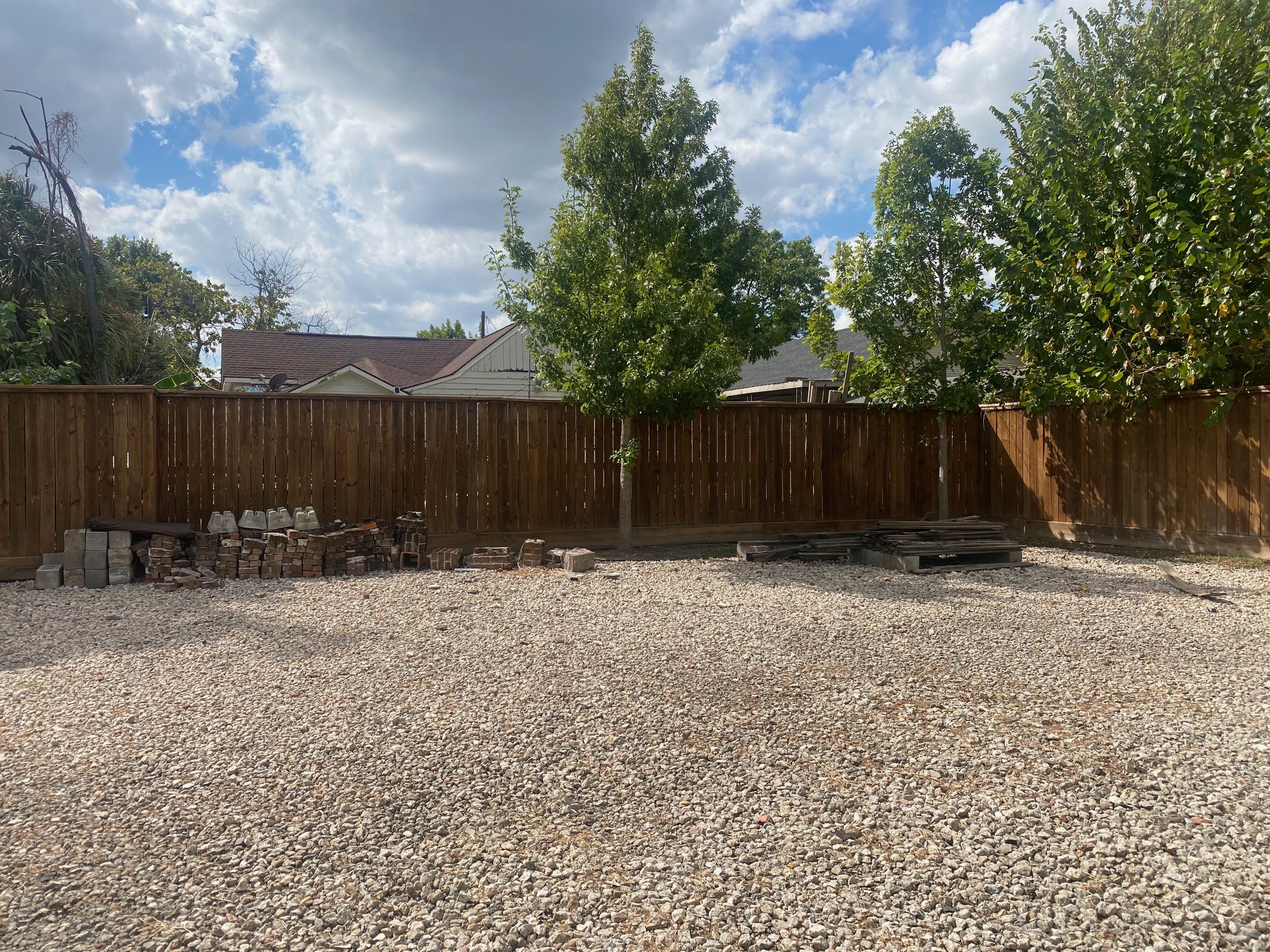 2005 Fulton Street Houston, TX 77009 - Photo 7 of 10 a view of a backyard