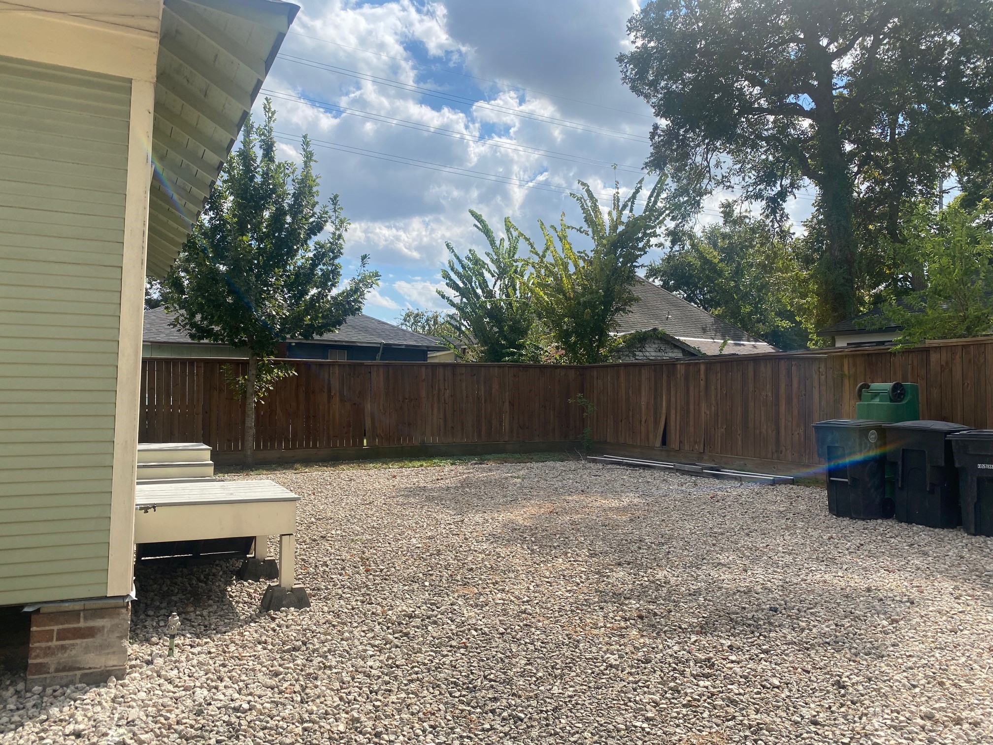 2005 Fulton Street Houston, TX 77009 - Photo 8 of 10 a backyard of a house with lots of green space