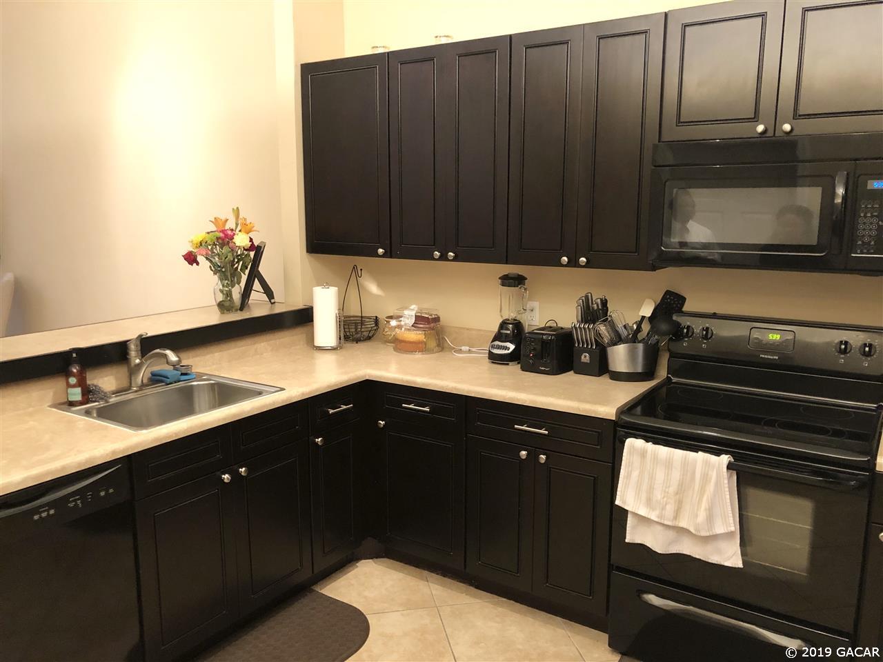 918 Southwest 51 Way Gainesville, FL 32607 - Photo 3 of 14
