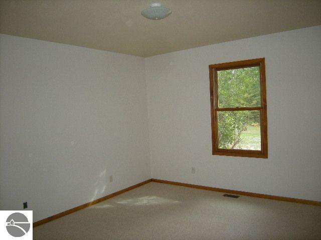 9596 Hodge Road Kingsley, MI 49649 - Photo 12 of 24 1730807-11.JPG