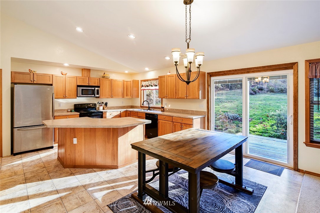1241 East Benson Loop Road Shelton, WA 98584 - Photo 11 of 25 Gallery Image 11