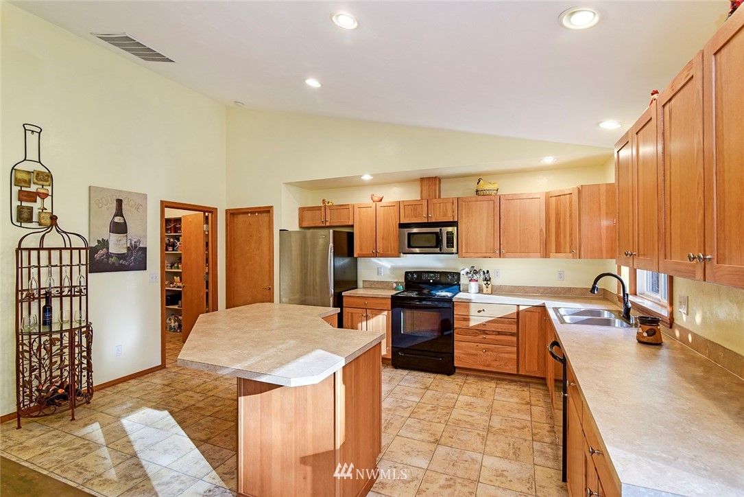 1241 East Benson Loop Road Shelton, WA 98584 - Photo 12 of 25 Gallery Image 12