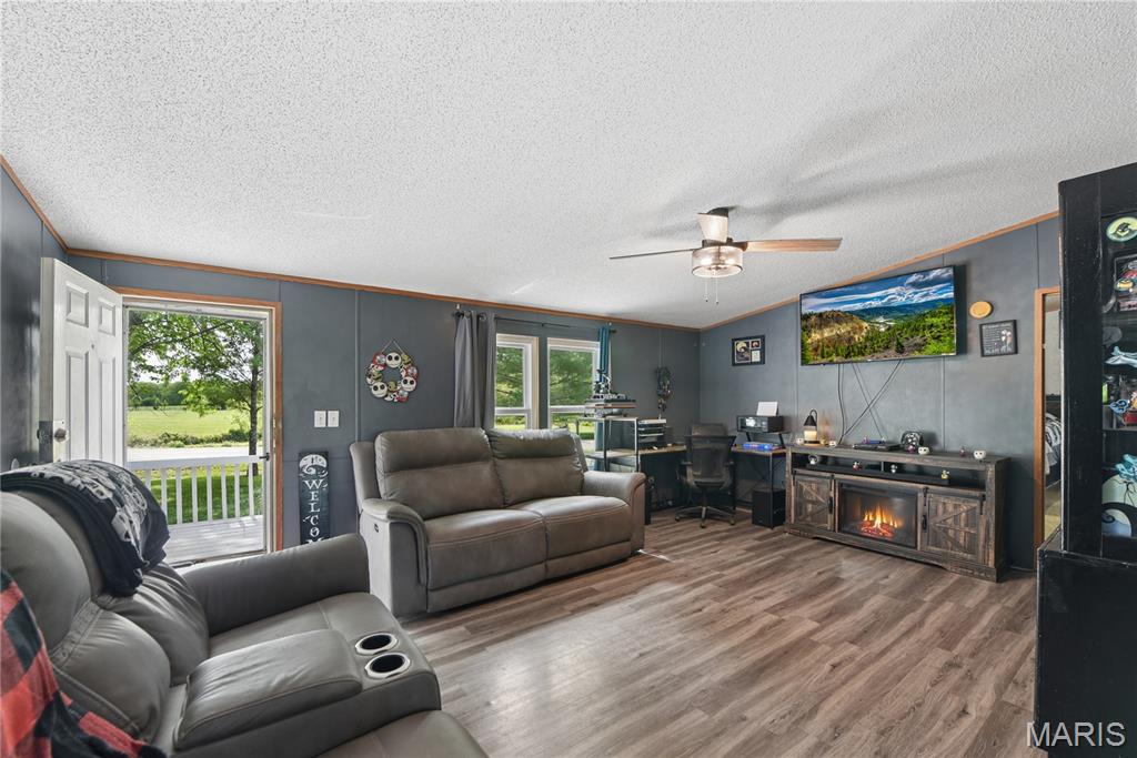 63 Pinnacle Lake Road New Florence, MO 63363 - Photo 5 of 23