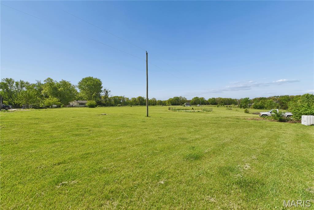 63 Pinnacle Lake Road New Florence, MO 63363 - Photo 8 of 23