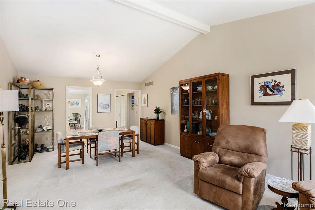 2210 London Bridge Drive Rochester Hills, MI 48307 - Photo 5 of 26