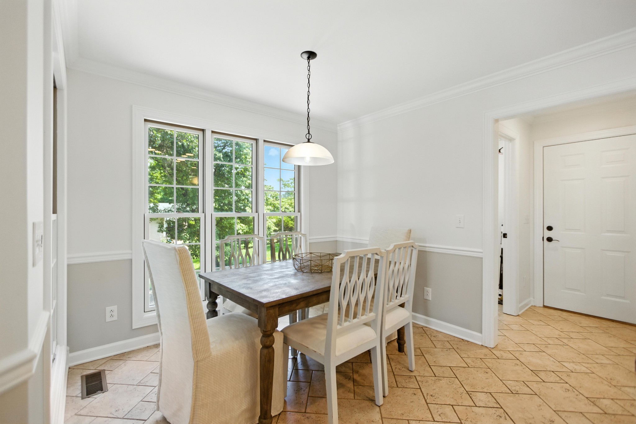 208 Loop Drive Winchester, TN 37398 - Photo 29 of 88 a dining room with furniture and window