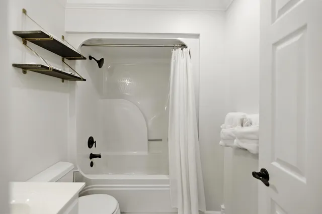 $1,229,900 | 208 Loop Drive, Winchester, TN 37398