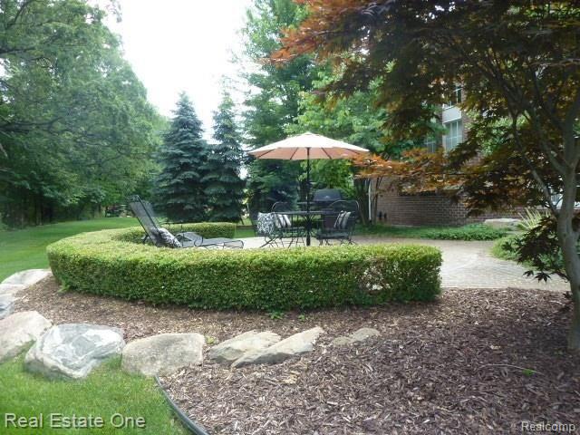 2340 Andover Boulevard Rochester, MI 48306 - Photo 4 of 61