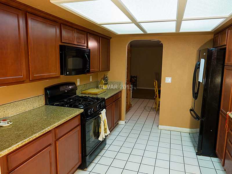 3129 South Topaz Road Las Vegas, NV 89121 - Photo 6 of 23 Property Photo. A True Gourmet s Delight Kitchen