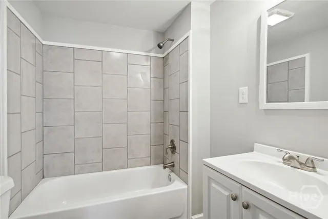 $1,600 | 1001 Treat, Savannah, GA 31404