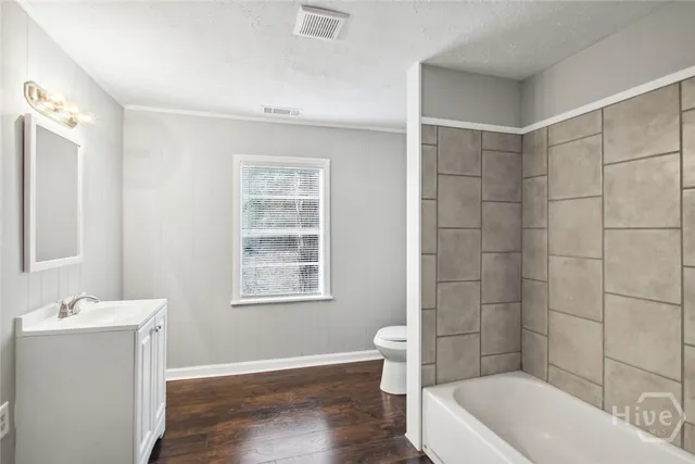 $1,600 | 1001 Treat, Savannah, GA 31404