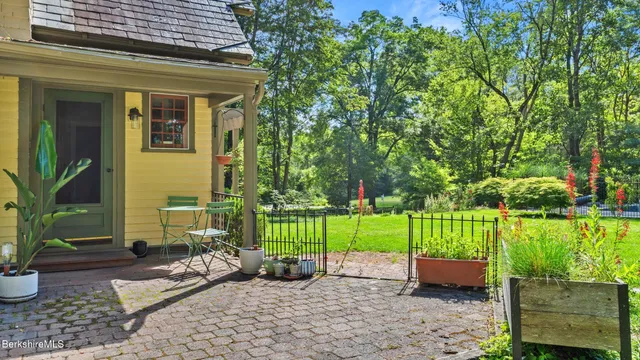 $1,085,000 | 220 Kemble Street, Lenox, MA 01240
