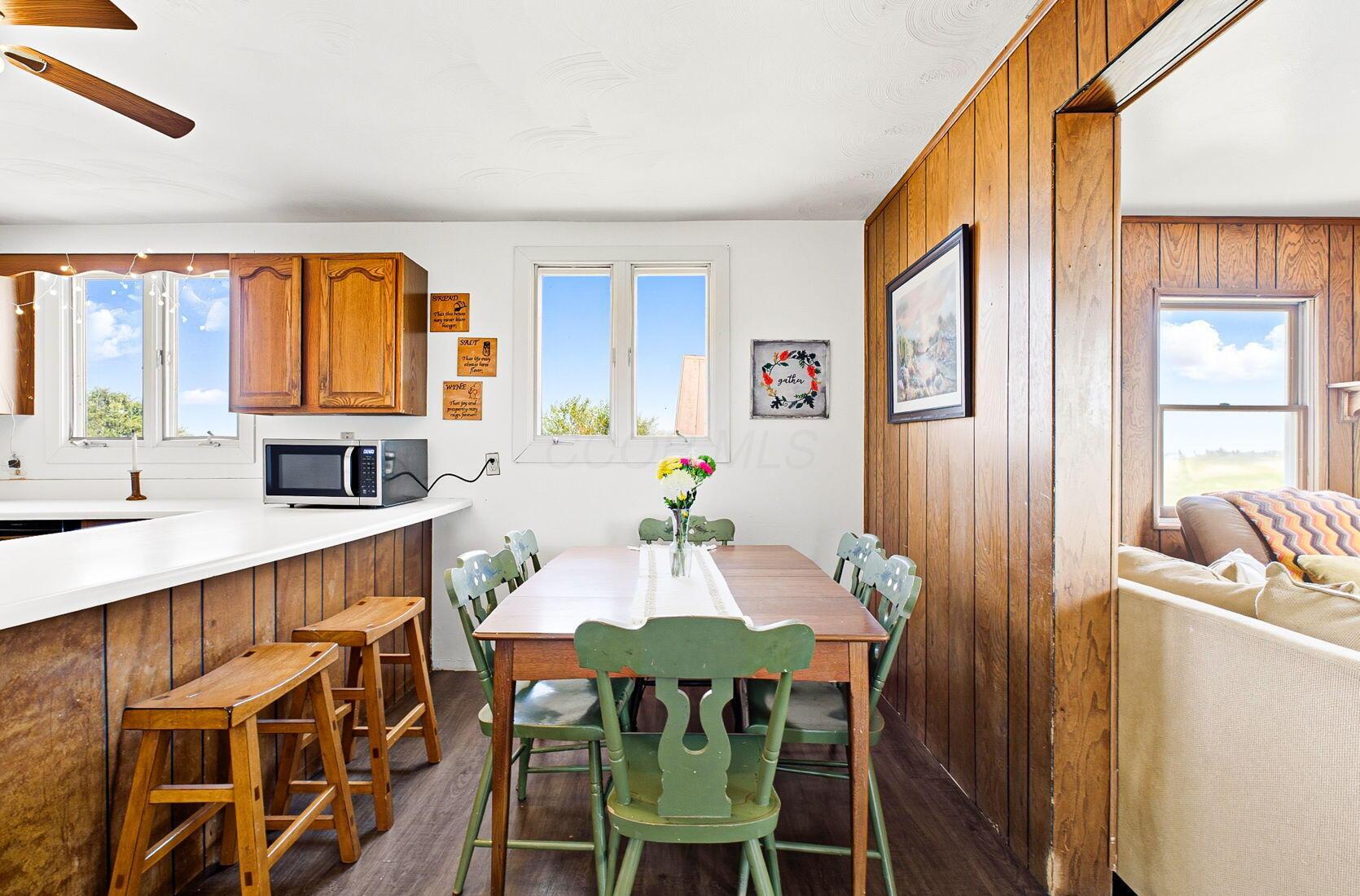 4868 Lewis Road Bloomingburg, OH 43106 - Photo 16 of 50 EAT-IN SPACE