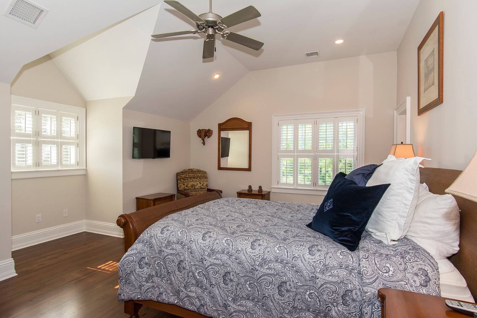 5 Highview Drive Wainscott, NY 11937 - Photo 13 of 20 a bedroom with a bed window and a television