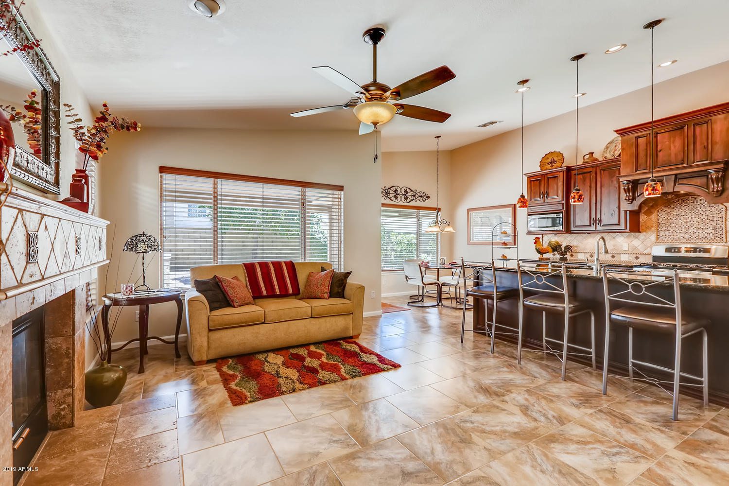 3431 East Utopia Road Phoenix, AZ 85050 - Photo 7 of 24 3431 E Utopia Rd Phoenix AZ-large-013-01