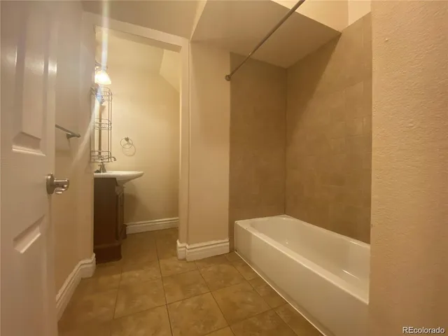 $3,500 | 1460 Pennsylvania Street, Denver, CO 80203