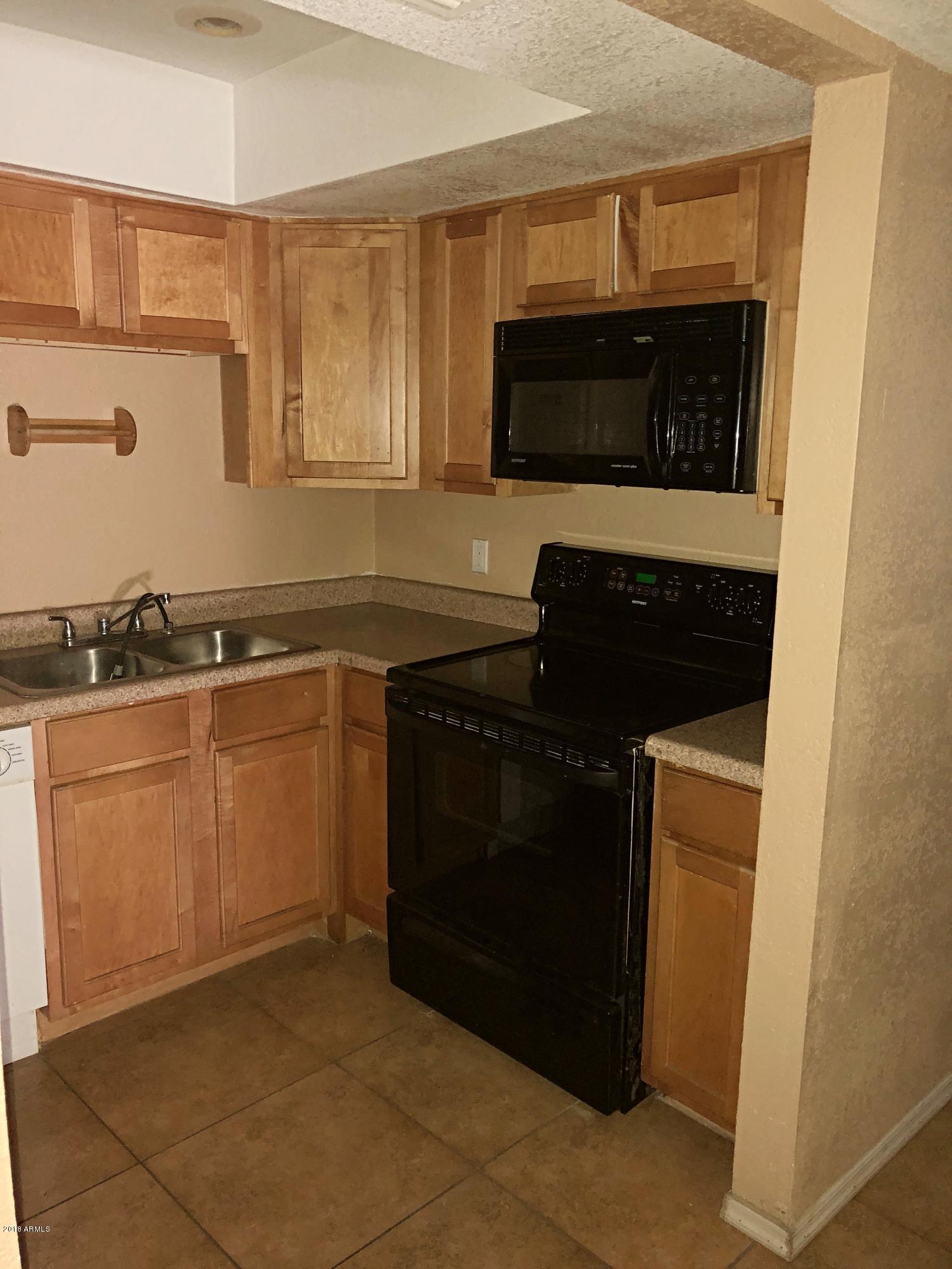 17 East Ruth Avenue, Unit 121 Phoenix, AZ 85020 - Photo 5 of 8 25A582C0-B6BB-44C2-BC02-D4BA08EF196F