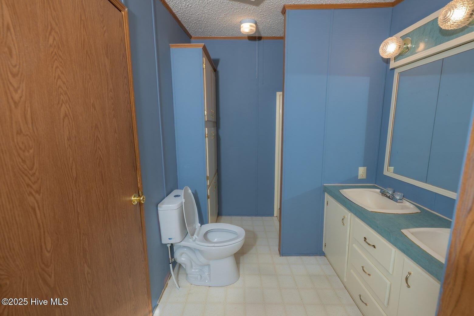 270 Duck Creek Road Washington, NC 27889 - Photo 19 of 24 018 Primary Bath