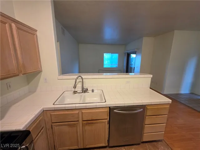 $975 | 2110 Los Feliz Street, Unit 1007, Las Vegas, NV 89156