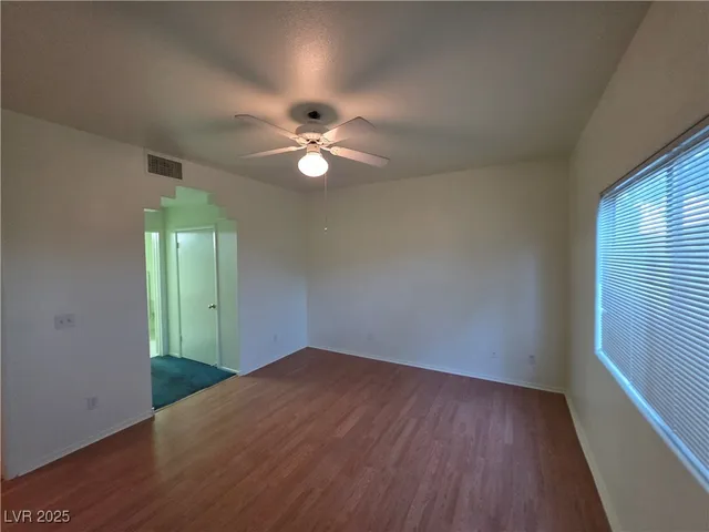 $975 | 2110 Los Feliz Street, Unit 1007, Las Vegas, NV 89156