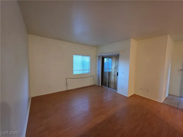 $975 | 2110 Los Feliz Street, Unit 1007, Las Vegas, NV 89156