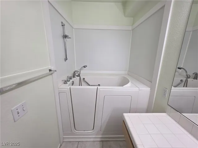 $975 | 2110 Los Feliz Street, Unit 1007, Las Vegas, NV 89156