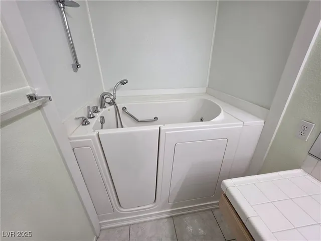 $975 | 2110 Los Feliz Street, Unit 1007, Las Vegas, NV 89156